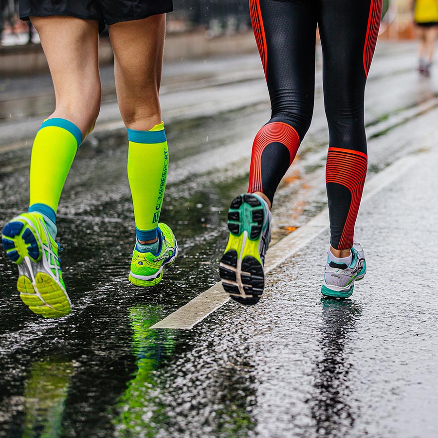 การเตรียมความพร้อม อุปกรณ์วิ่ง วิ่งมาราธอนช่วงหน้าฝน - Rev Online