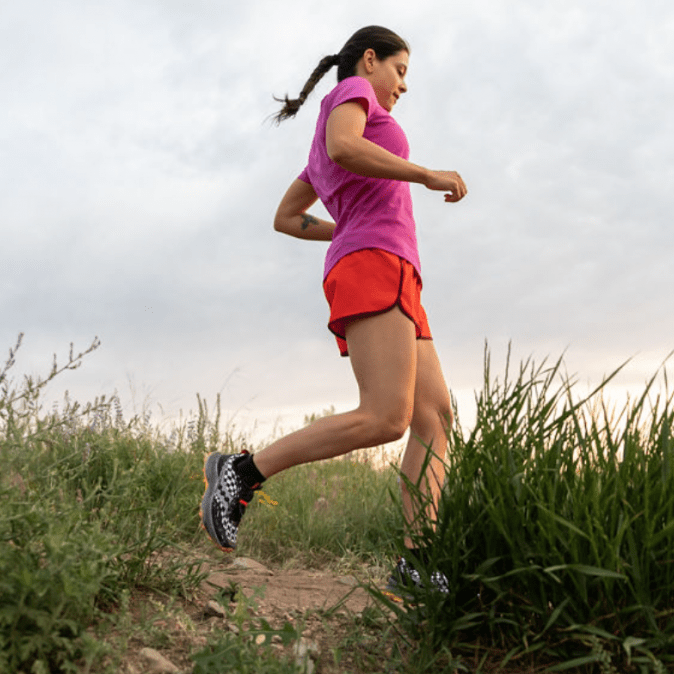 เคล็ดลับสําหรับผู้เริ่มต้นวิ่งเทรล โดย Katie Asmuth นักกีฬา Saucony